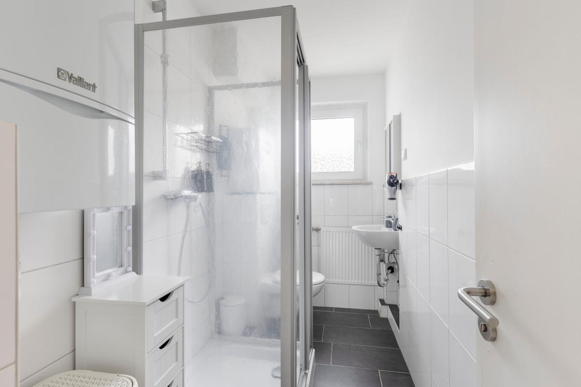 44 Apartments - Modern, Gemuetlich, Wlan, Balkon, Stellplatz 부퍼탈 외부 사진