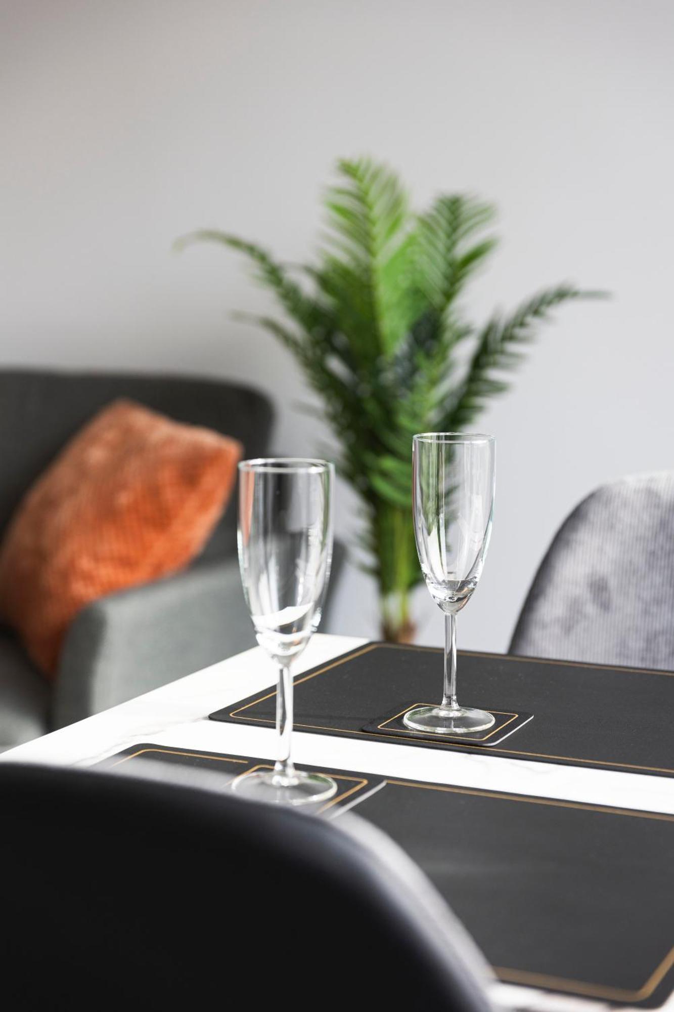 44 Apartments - Modern, Gemuetlich, Wlan, Balkon, Stellplatz 부퍼탈 외부 사진